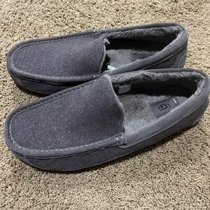 UGG men’s slippers